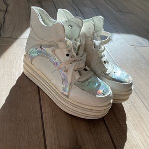 Hologram platform glow shoes